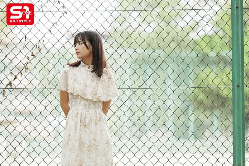 大きな瞳のイマドキ王道美少女がAVデビューして1年が経ちました。 渚あいり 初めてのベスト 12時間