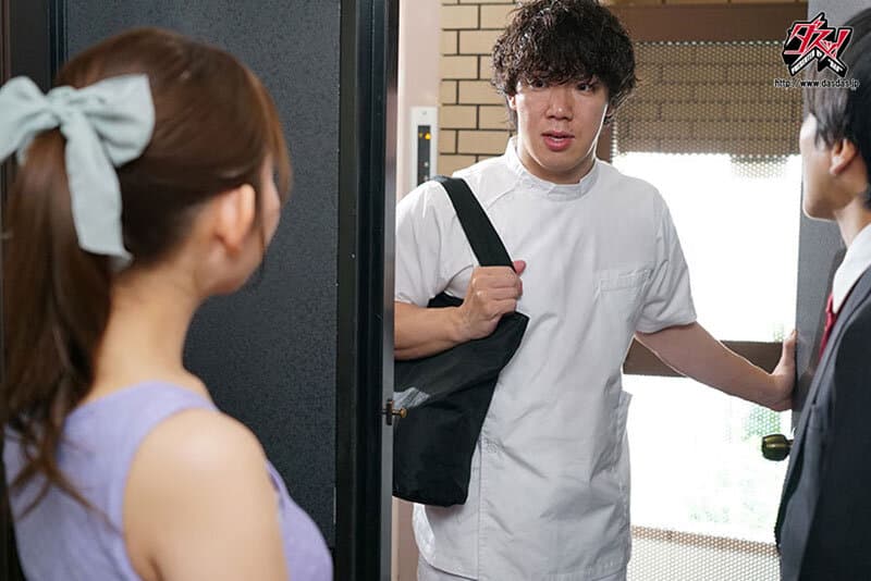 派遣マッサージ師にきわどい秘部を触られすぎて、快楽に耐え切れず寝取られました。 桃園怜奈