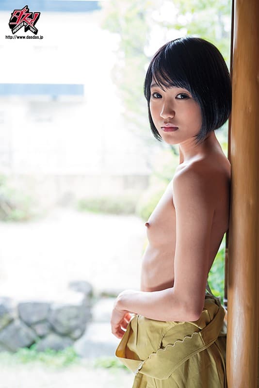 アバラが浮くほど美しい貧乳。 敏感すぎる豆乳首編。 みか