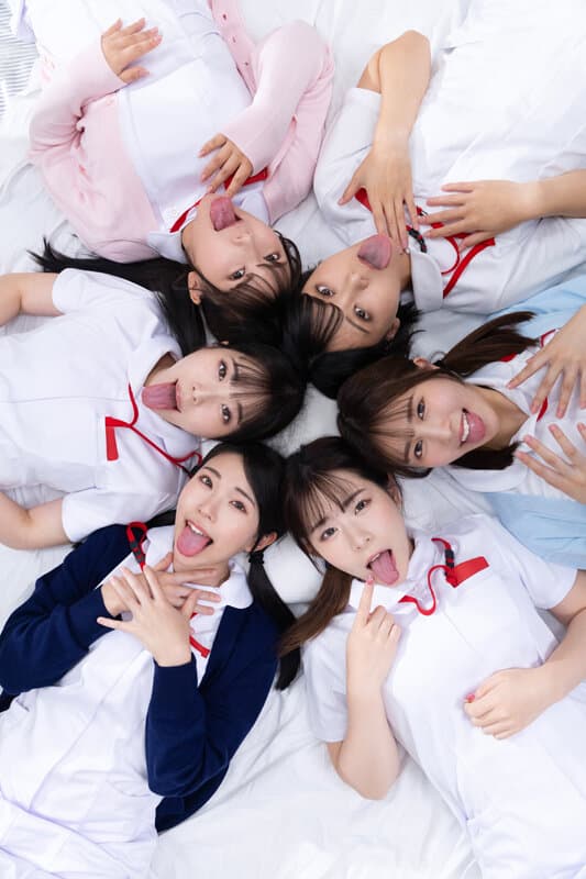 喉シゴきバキューム病院 私たちは苦しくても、えずいても、吐きそうでも、涙が出ても、一生懸命に喉の奥の奥の方まで男性器を受け入れます。