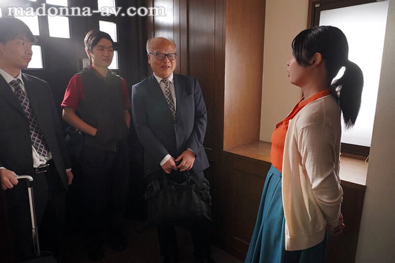 家族皆が巣立った実家で、母と過ごす近親相姦の日々―。 鈴河めぐみ