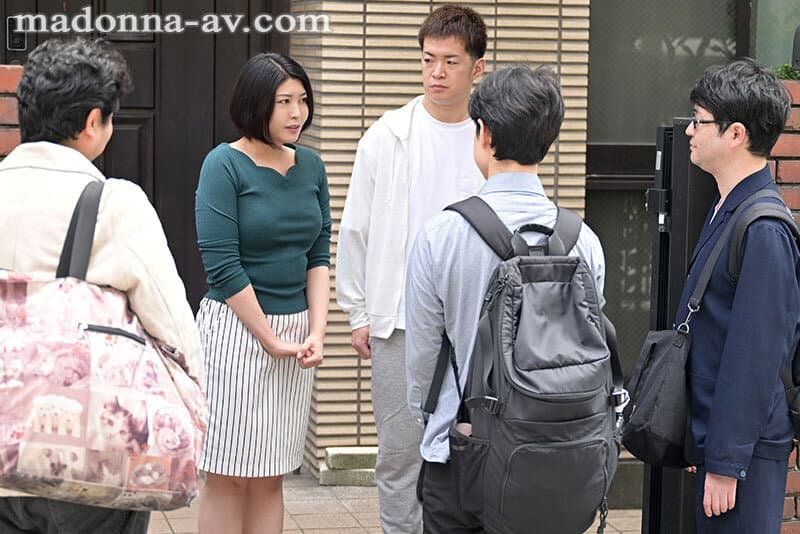 家族皆が巣立った実家で、母と過ごす近親相姦の日々―。 赤井美希