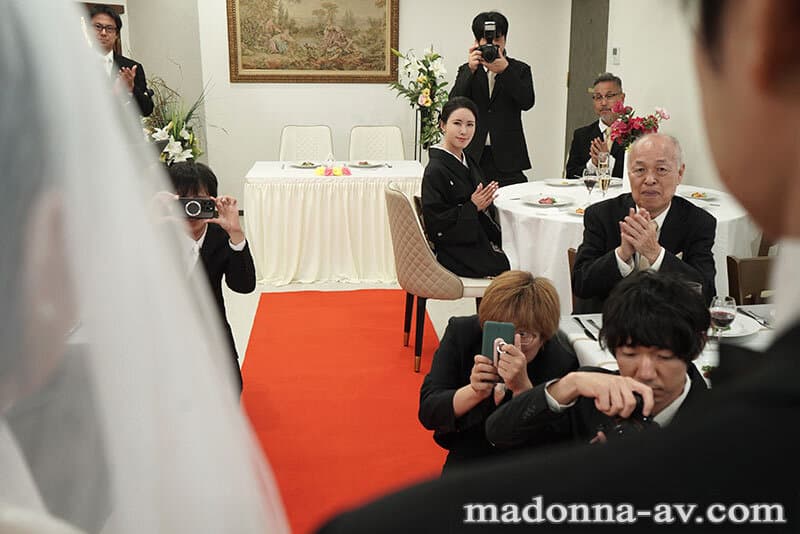 娘の幸せを見届けながら…。披露宴で娘婿に犯●れた母 水野優香