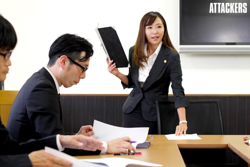 国際弁護士 恥辱の審判 Marin