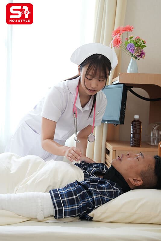 柔らかくて弾力ある美しすぎるオッパイで甘えさせてヌイてくれる 異常に患者思いなパイズリナース 小日向みゆう