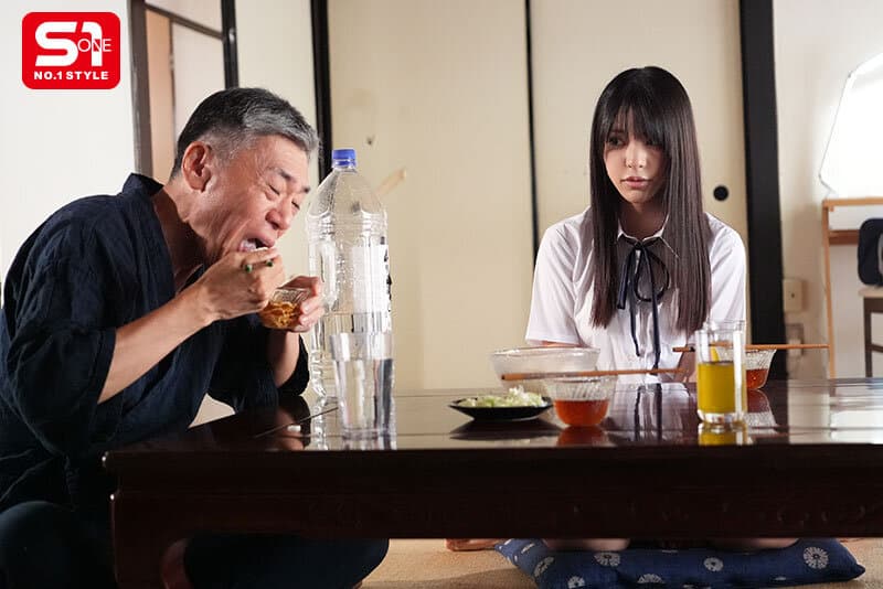 反抗期の私が今ではお義父さんのお薬（※強力媚薬）とオチンチンなしでは生きていけない。まだ女子●生の連子をキメセク中毒にした歪んだ義父の性欲 浅野こころ