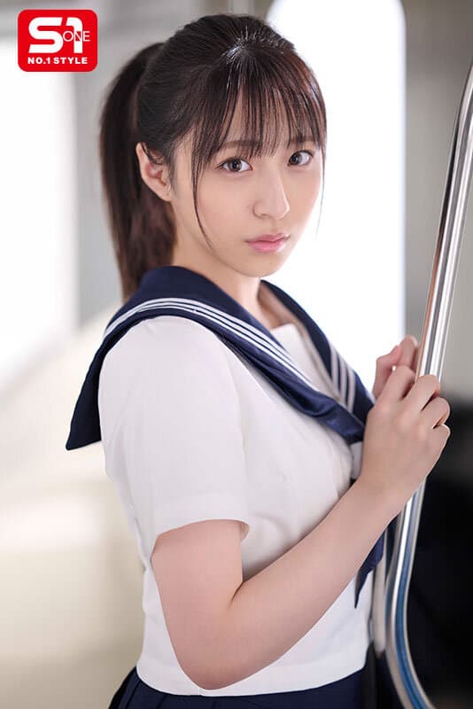 この女子学生、純粋そうに見えて中年教師に恋し、痴●師（他人）にも即沼る。 新木希空