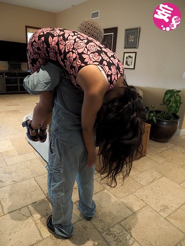 黒人女を犯る！ 10代黒人美女無差別レ●プ 2